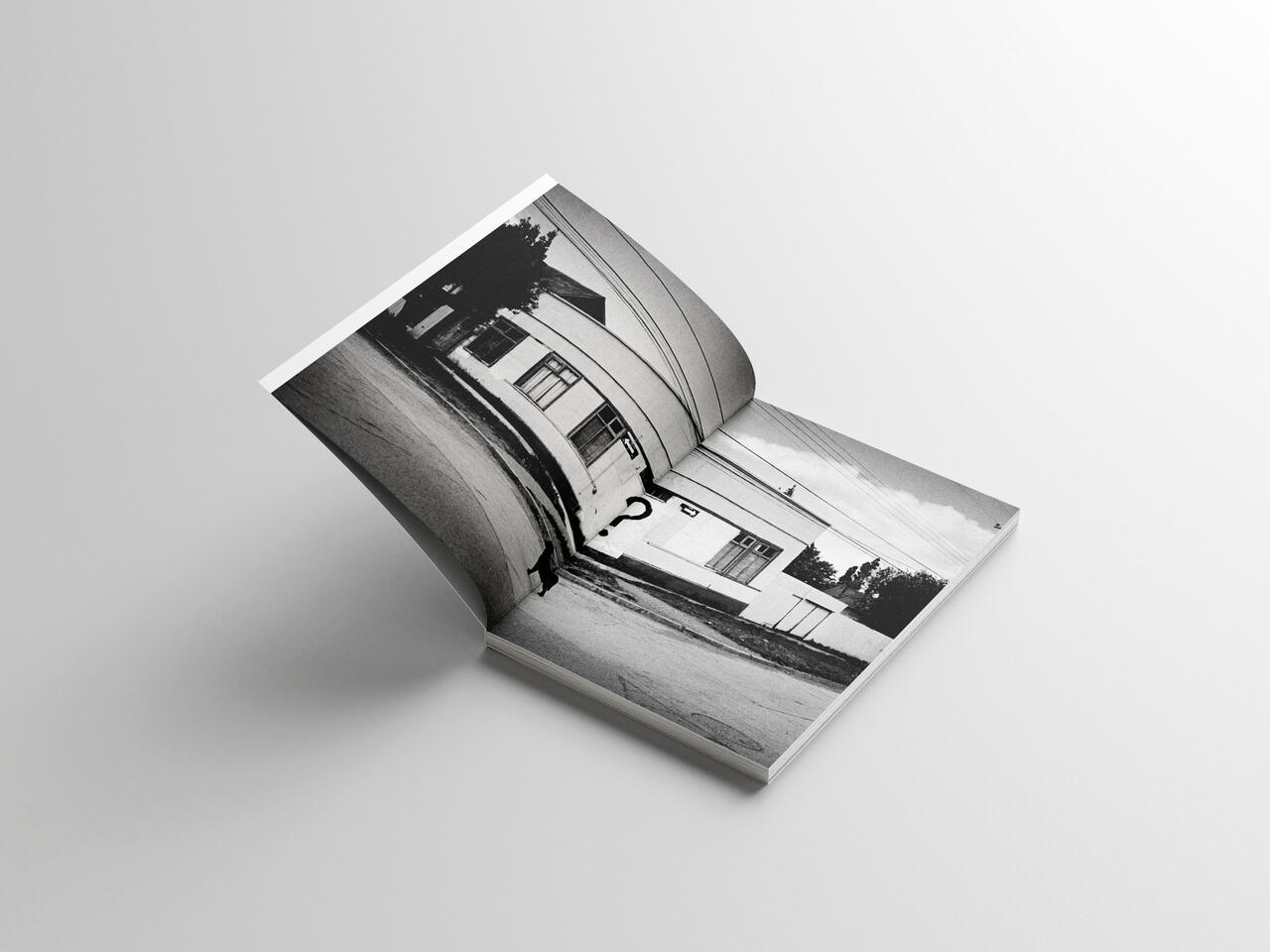 Straed 6 le fanzine ouvert sur une photographie de Morgan Labbé